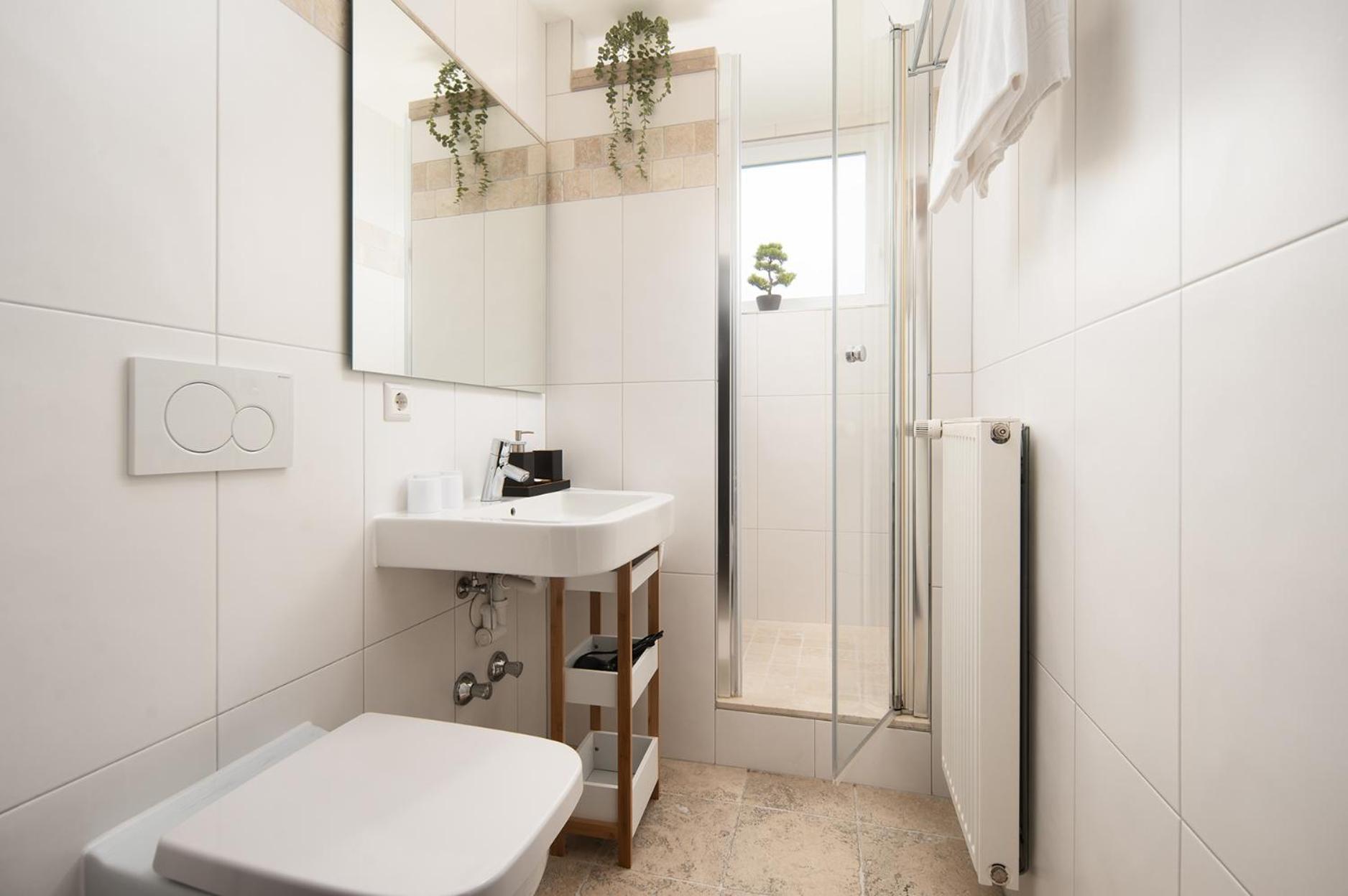 Hotel Vier Jahreszeiten Therme & Kliniken Bad Krozingen Naehe Freiburg & Schwarzwald Ideal Fuer Wellness Kur & Business Ausfluege 24H Check In- Wlan & Parken Gratis ภายนอก รูปภาพ