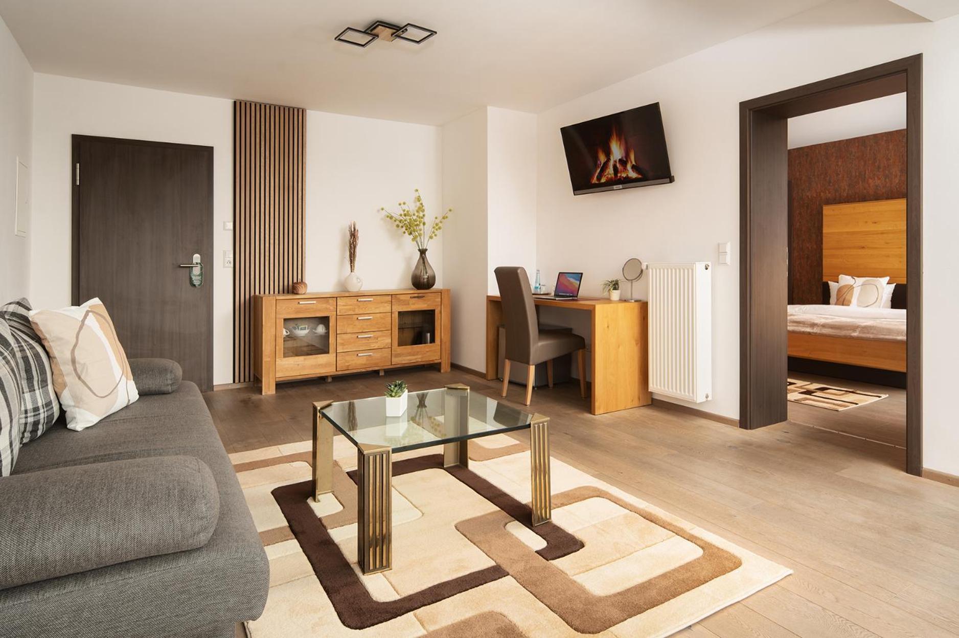 Hotel Vier Jahreszeiten Therme & Kliniken Bad Krozingen Naehe Freiburg & Schwarzwald Ideal Fuer Wellness Kur & Business Ausfluege 24H Check In- Wlan & Parken Gratis ภายนอก รูปภาพ
