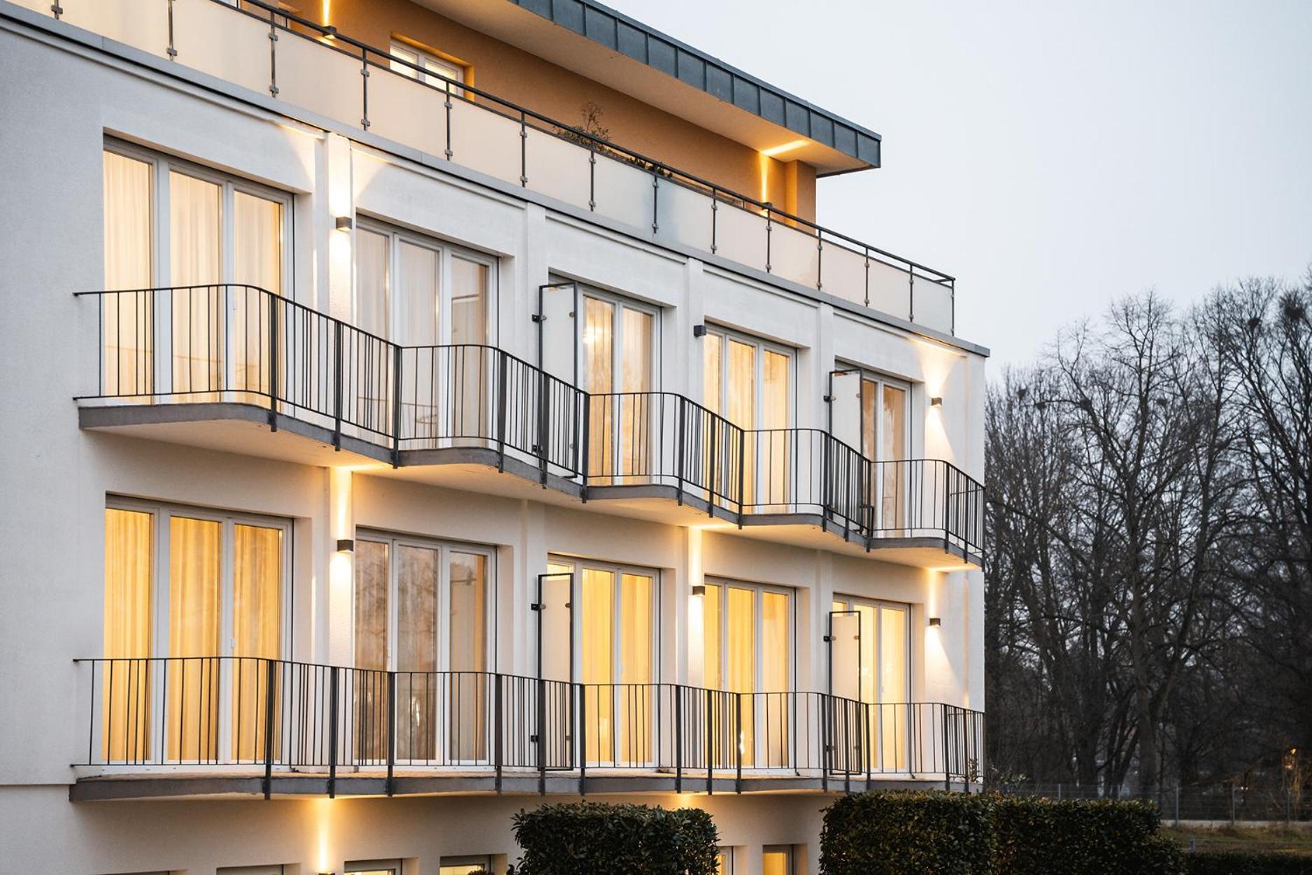 Hotel Vier Jahreszeiten Therme & Kliniken Bad Krozingen Naehe Freiburg & Schwarzwald Ideal Fuer Wellness Kur & Business Ausfluege 24H Check In- Wlan & Parken Gratis ภายนอก รูปภาพ