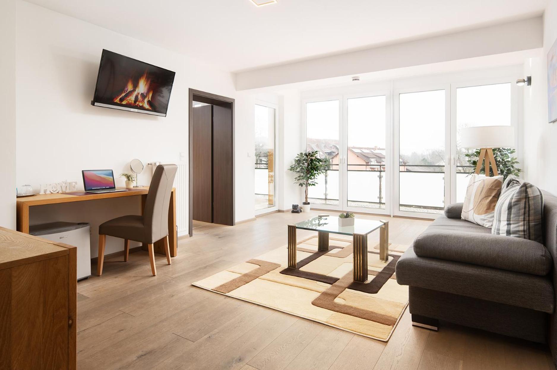Hotel Vier Jahreszeiten Therme & Kliniken Bad Krozingen Naehe Freiburg & Schwarzwald Ideal Fuer Wellness Kur & Business Ausfluege 24H Check In- Wlan & Parken Gratis ภายนอก รูปภาพ