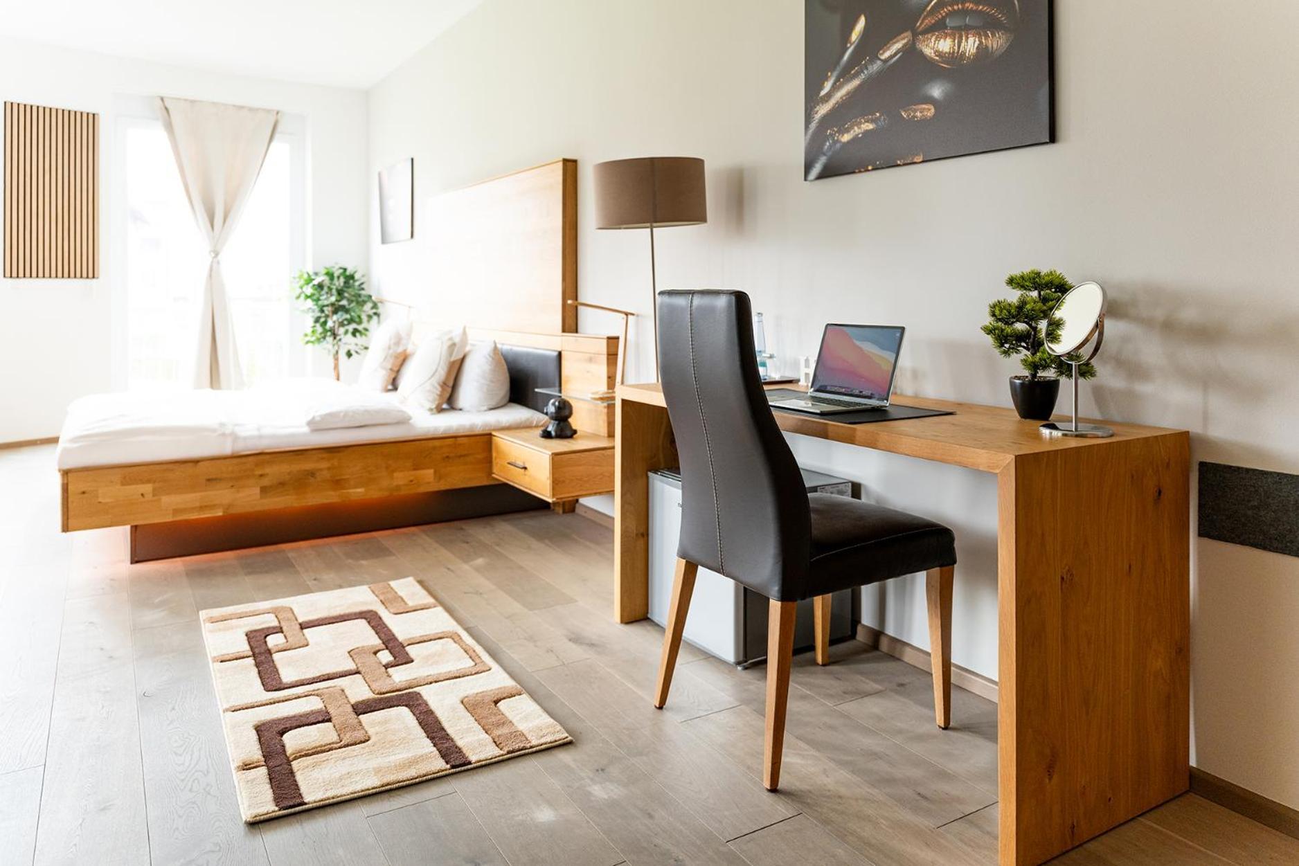 Hotel Vier Jahreszeiten Therme & Kliniken Bad Krozingen Naehe Freiburg & Schwarzwald Ideal Fuer Wellness Kur & Business Ausfluege 24H Check In- Wlan & Parken Gratis ภายนอก รูปภาพ